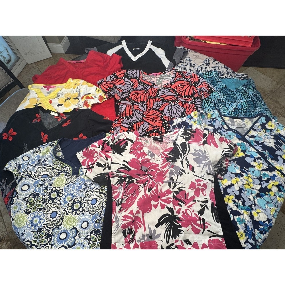 Lot of 10 Women's Printed & Solid Scrub Tops V-Neck Size L Large
